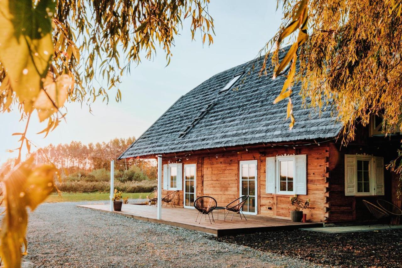 Chatka Pradziadka I Jurty Na Wodzie Pokrowka Exterior foto