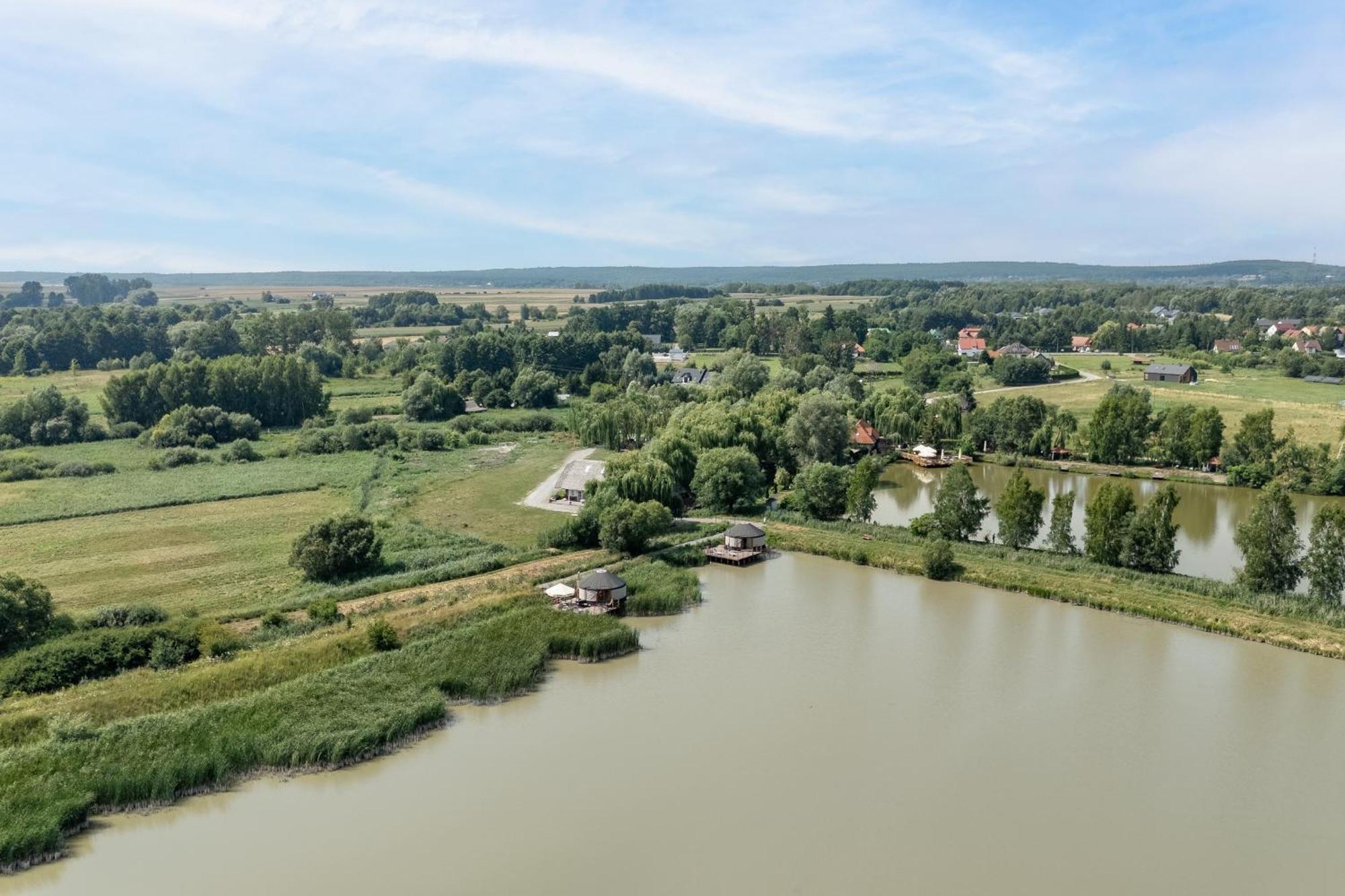 Chatka Pradziadka I Jurty Na Wodzie Pokrowka Exterior foto